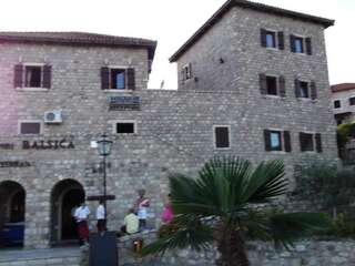 Гостевой дом Apartmans EMERALD Улцинь Четырехместный номер с ванной комнатой-34